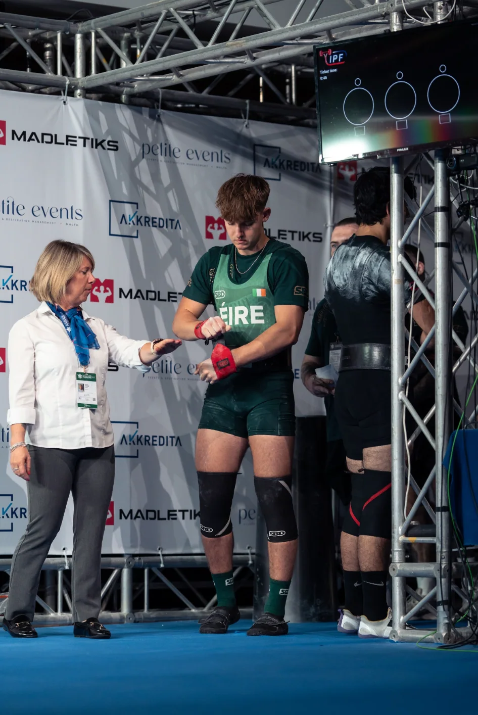 Powerlifting photograph: Preparing backstage